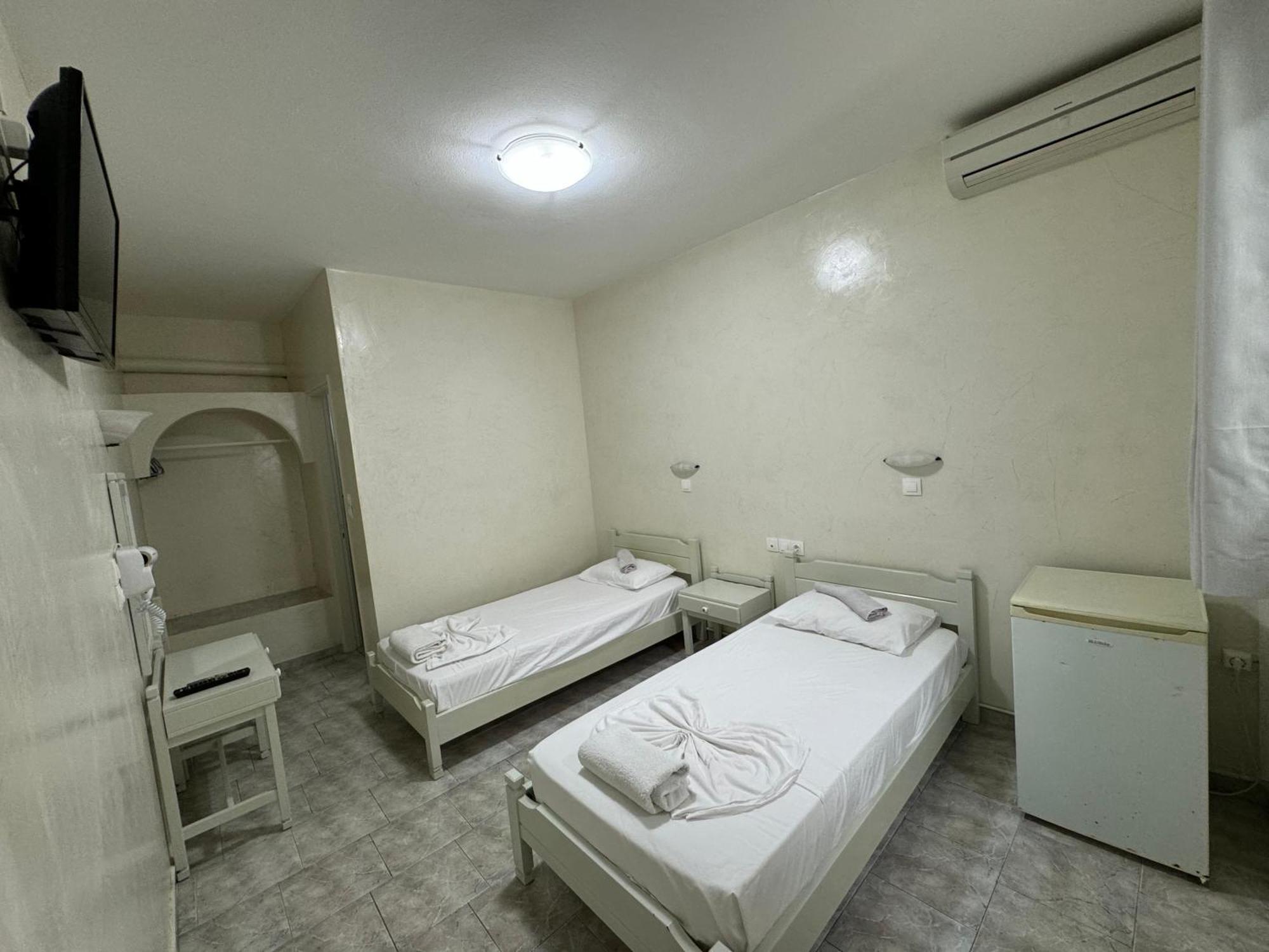 Sunrise Hotel イオス島 チョーラ エクステリア 写真
